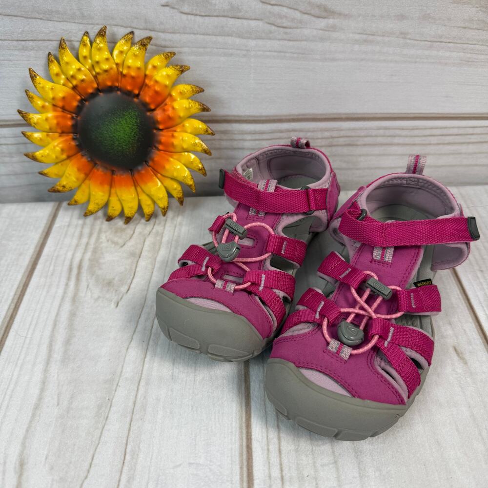 Keen‎ Seacamp Sandals Size 3 Pink Water Shoes Hook Loop